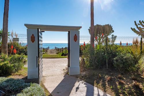 Apartamento de lujo a 30m playa photo 26