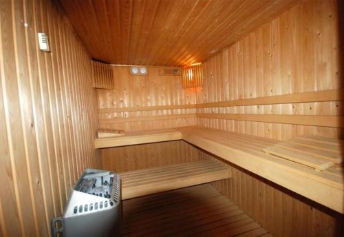 Exclusive frontline beach penthouse photo 27