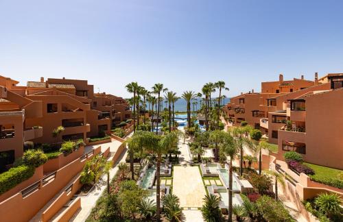 Exclusive frontline beach penthouse photo 31