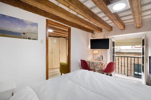 Cathedral Two Bedrooms Apartment
