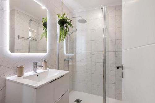 Stunning Modern Apartment In Oura