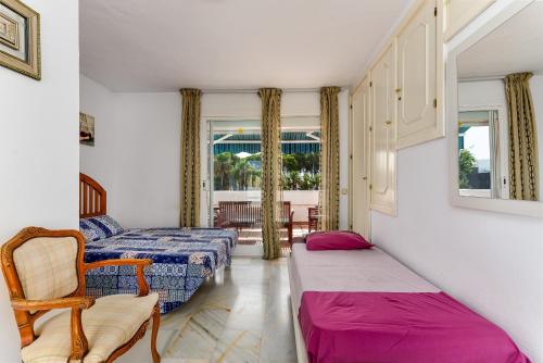 Spacious Beachfront Holiday Home