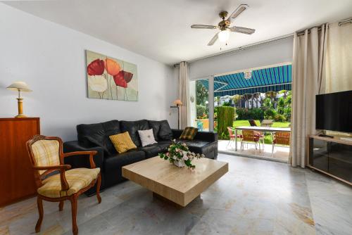 Spacious Beachfront Holiday Home