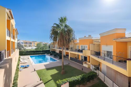 Bright And Modern 2 Bed Apartment