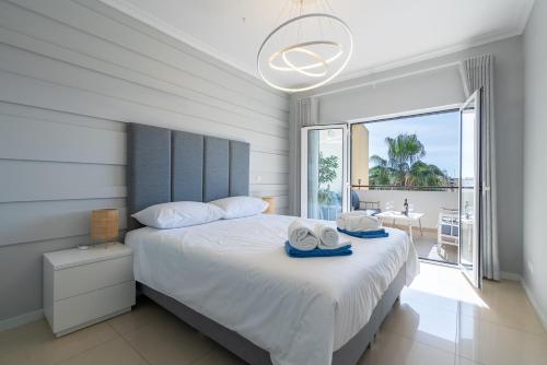Bright And Modern 2 Bed Apartment