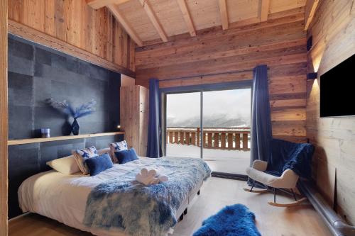 เตียงในห้องที่ Chalet G2