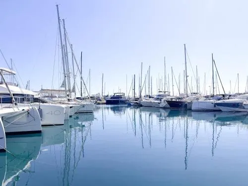 Loft Vue Mer avec Terrasse Privée — Quartier Port Vauban, Antibes | 2 min Gare | Plages à pied photo 1