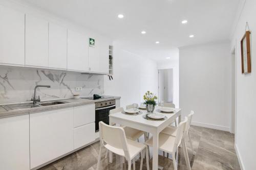 Amazing Oura Beach Apartment