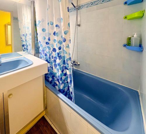 Loft Vue Mer avec Terrasse Privée — Quartier Port Vauban, Antibes | 2 min Gare | Plages à pied photo 8
