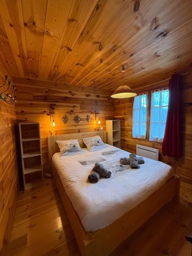 Llit o llits en una habitació de Chalet Mariouchka