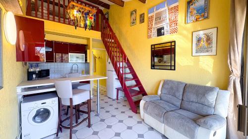 Loft Vue Mer avec Terrasse Privée — Quartier Port Vauban, Antibes | 2 min Gare | Plages à pied photo 23