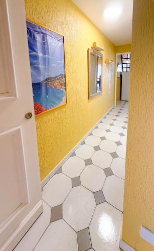 Loft Vue Mer avec Terrasse Privée — Quartier Port Vauban, Antibes | 2 min Gare | Plages à pied photo 18