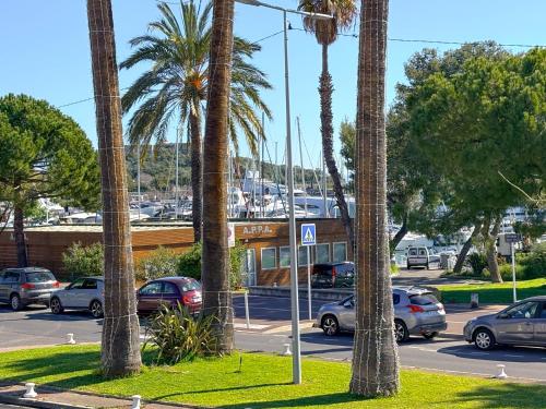 Loft Vue Mer avec Terrasse Privée — Quartier Port Vauban, Antibes | 2 min Gare | Plages à pied photo 19