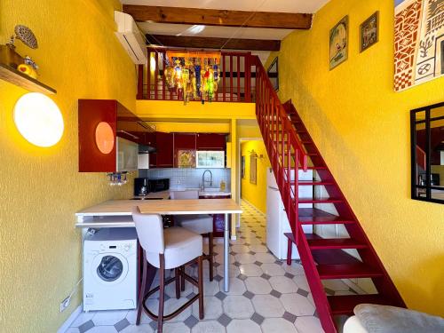 Loft Vue Mer avec Terrasse Privée — Quartier Port Vauban, Antibes | 2 min Gare | Plages à pied photo 22