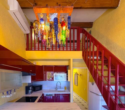 Loft Vue Mer avec Terrasse Privée — Quartier Port Vauban, Antibes | 2 min Gare | Plages à pied photo 5