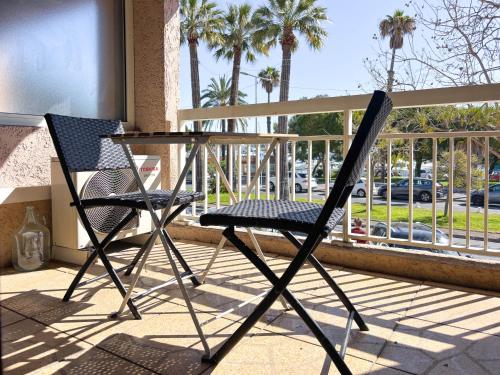 Loft Vue Mer avec Terrasse Privée — Quartier Port Vauban, Antibes | 2 min Gare | Plages à pied photo 30