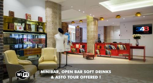 a store with a mannequin in the middle of a room at Hotel 34B - Astotel in Paris