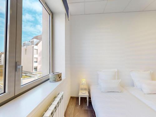 Appartement Rénové, 3 Ch. avec Parking Privé, Hyper-Centre Colmar - FR-1-744-36