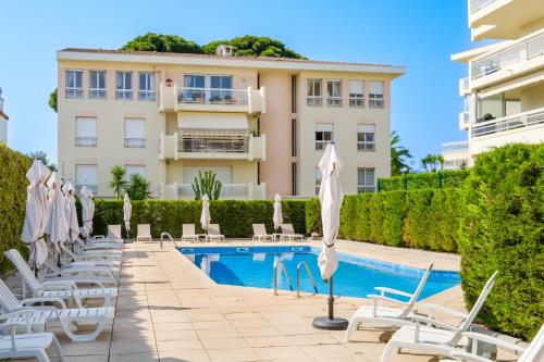 Piscina a Bellevue Cannes o a prop