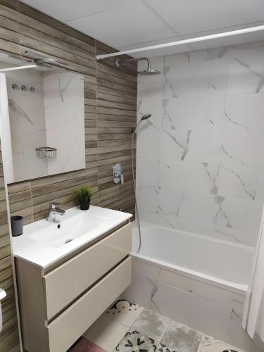 Ferienwohnung mit Pool 50m Strand