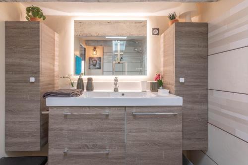 Studio 404 tesisinde bir banyo