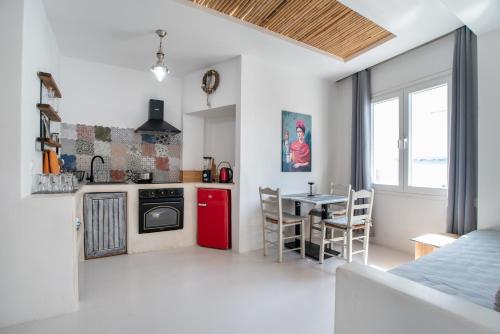 Helmos Premium Studio