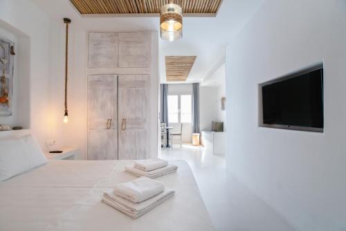 Helmos Premium Studio