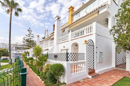 Las Rosas House