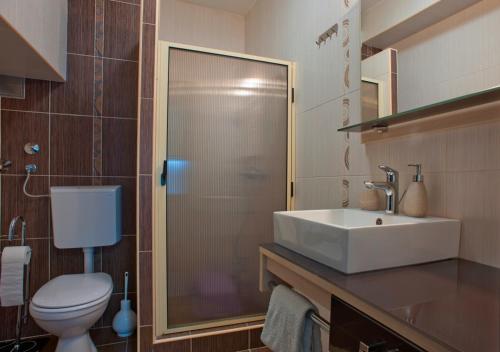 B&T Apartmentsにあるバスルーム