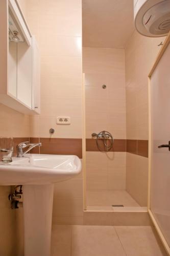 B&T Apartmentsにあるバスルーム