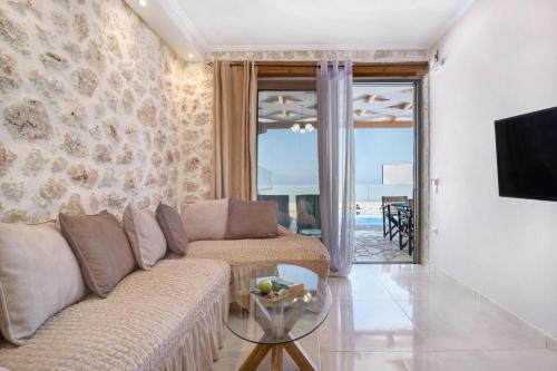 Goudis Suite Irida