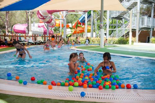 Bazén v ubytování Xanadu Resort - High Class All Inclusive nebo v jeho okolí