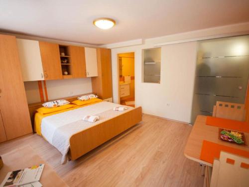 Apartment Studio Dario direkt am Strand by Interhome