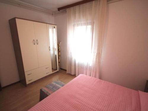 Apartment Wohnung Sonja Dajla direkt am Strand by Interhome