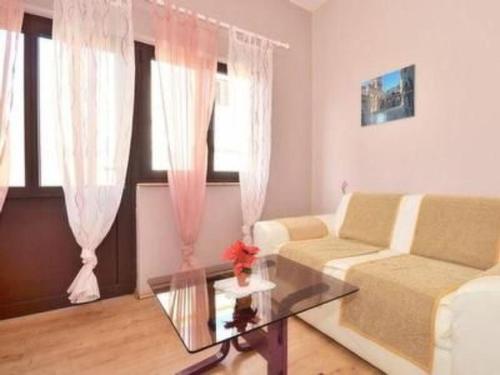 Apartment Charmante Wohnung La-Le by Interhome