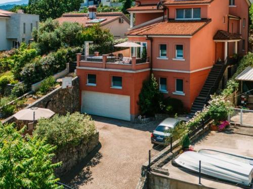 Apartment Wohnung mit Blick auf das Wasser by Interhome