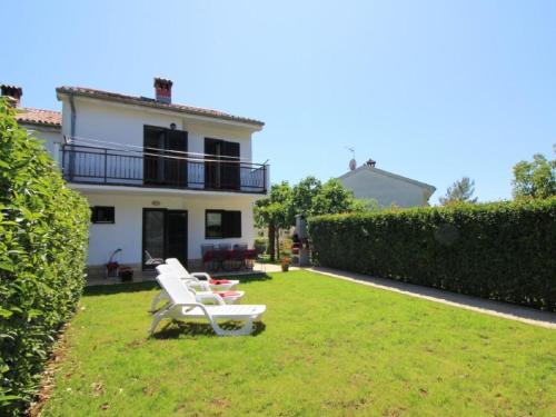Holiday Home Pinia in Strandnähe mit Garten by Interhome