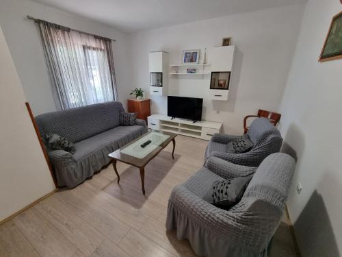 Apartment Wohnung in Crikvenica mit Terrasse- AC- Parkplatz by Interhome
