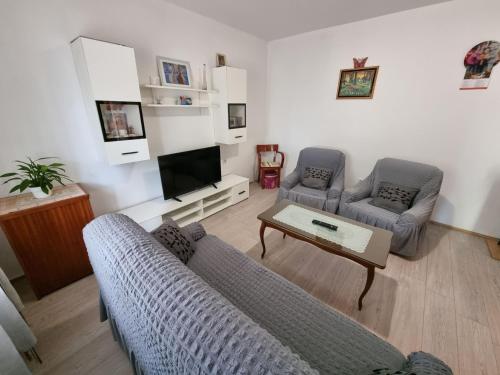 Apartment Wohnung in Crikvenica mit Terrasse- AC- Parkplatz by Interhome