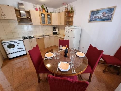 Apartment Wohnung in Crikvenica mit Terrasse- AC- Parkplatz by Interhome