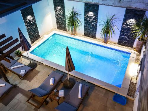 Apartment Wohnung Rustica mit exklusiver Nutzung des Pool by Interhome