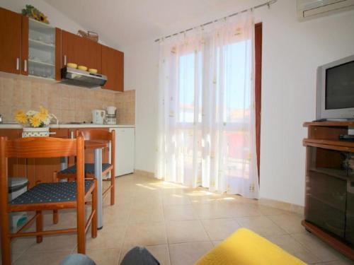 Apartment für 2 Personen in Strandnähe by Interhome