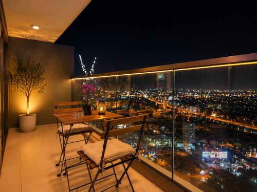 Urban Glam Studio in Aykon City - Canal & City Views