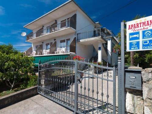 Apartment Ivanka2 by Interhome