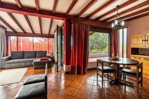 Cayenne House