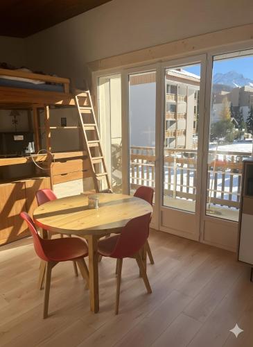 Appart pied des pistes vue montagne