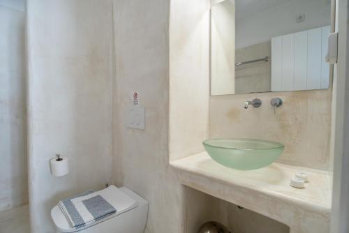 Helmos Cozy Studio