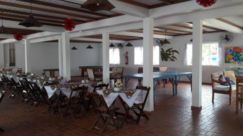 Restoran atau tempat lain untuk makan di Pousada Villa Virgínia Guarujá
