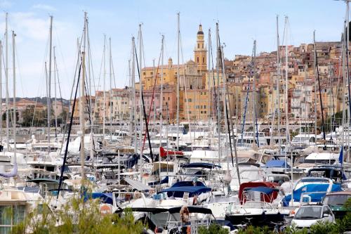 Appart - Piscine et vue sur le port