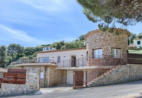 Gallery image of Villa with Pool Ac and Sea View in Begur